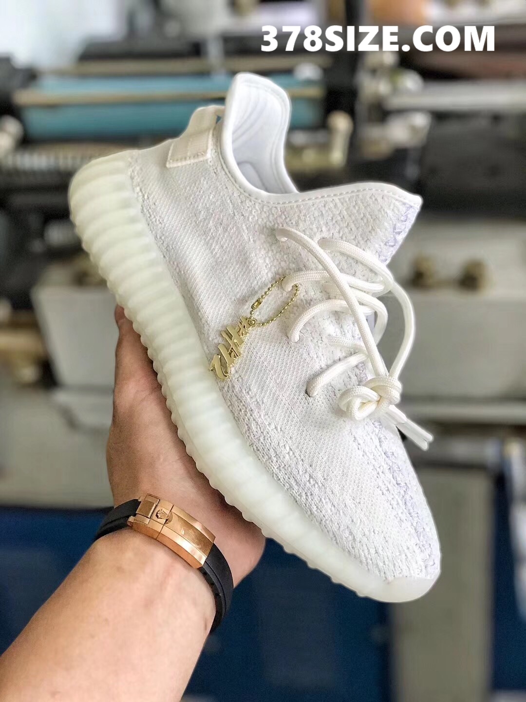 H12 이지부스트 350 V2 크림화이트