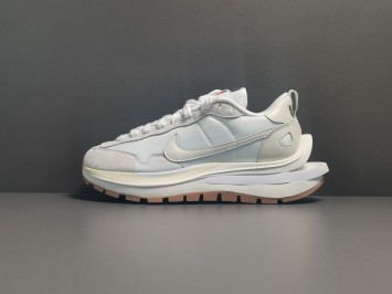 GOD 나이키 사카이 베이퍼 화이트