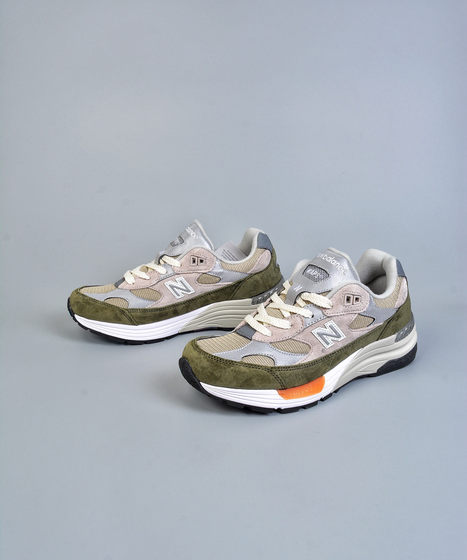 New Balance W992