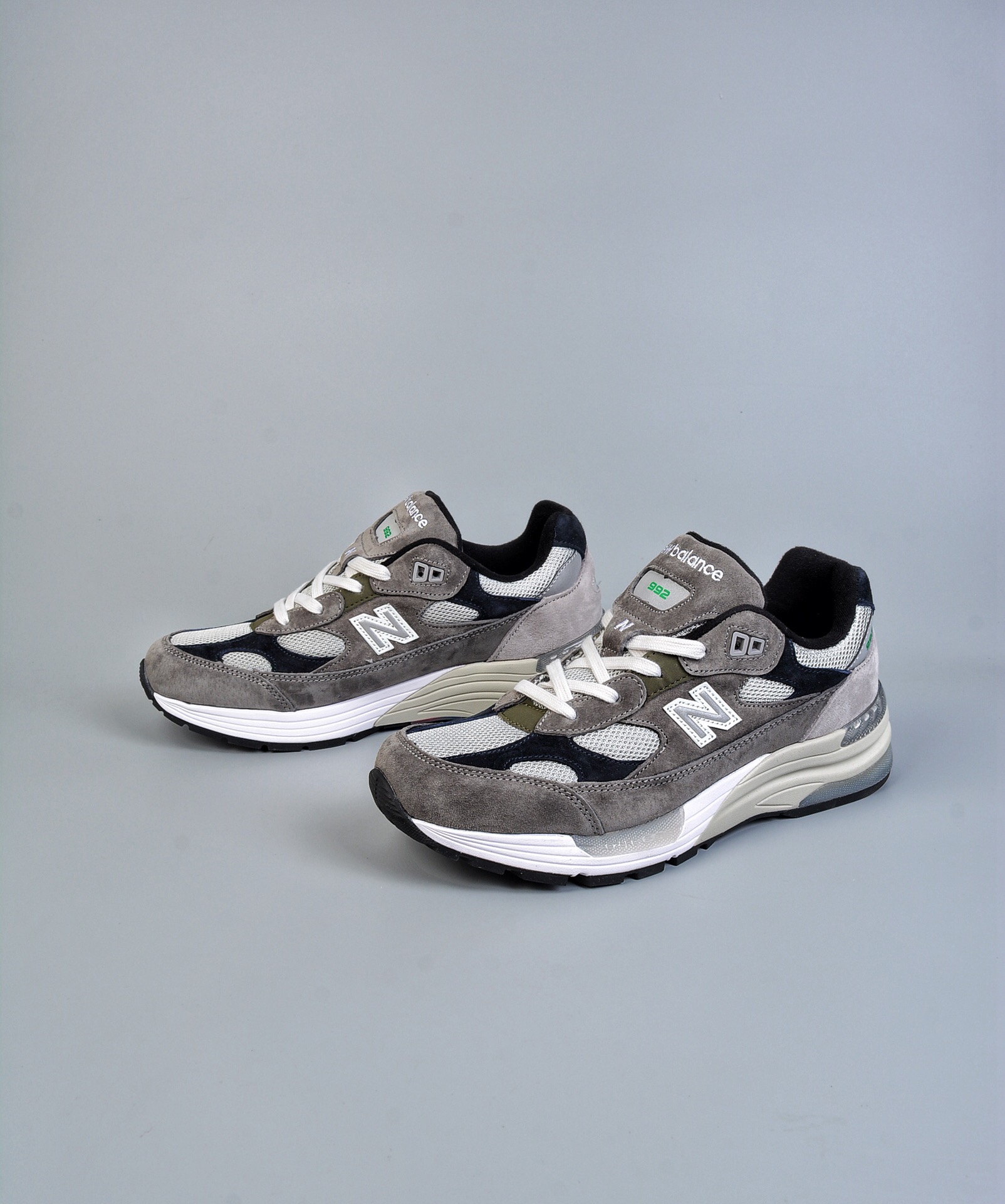 New Balance W992