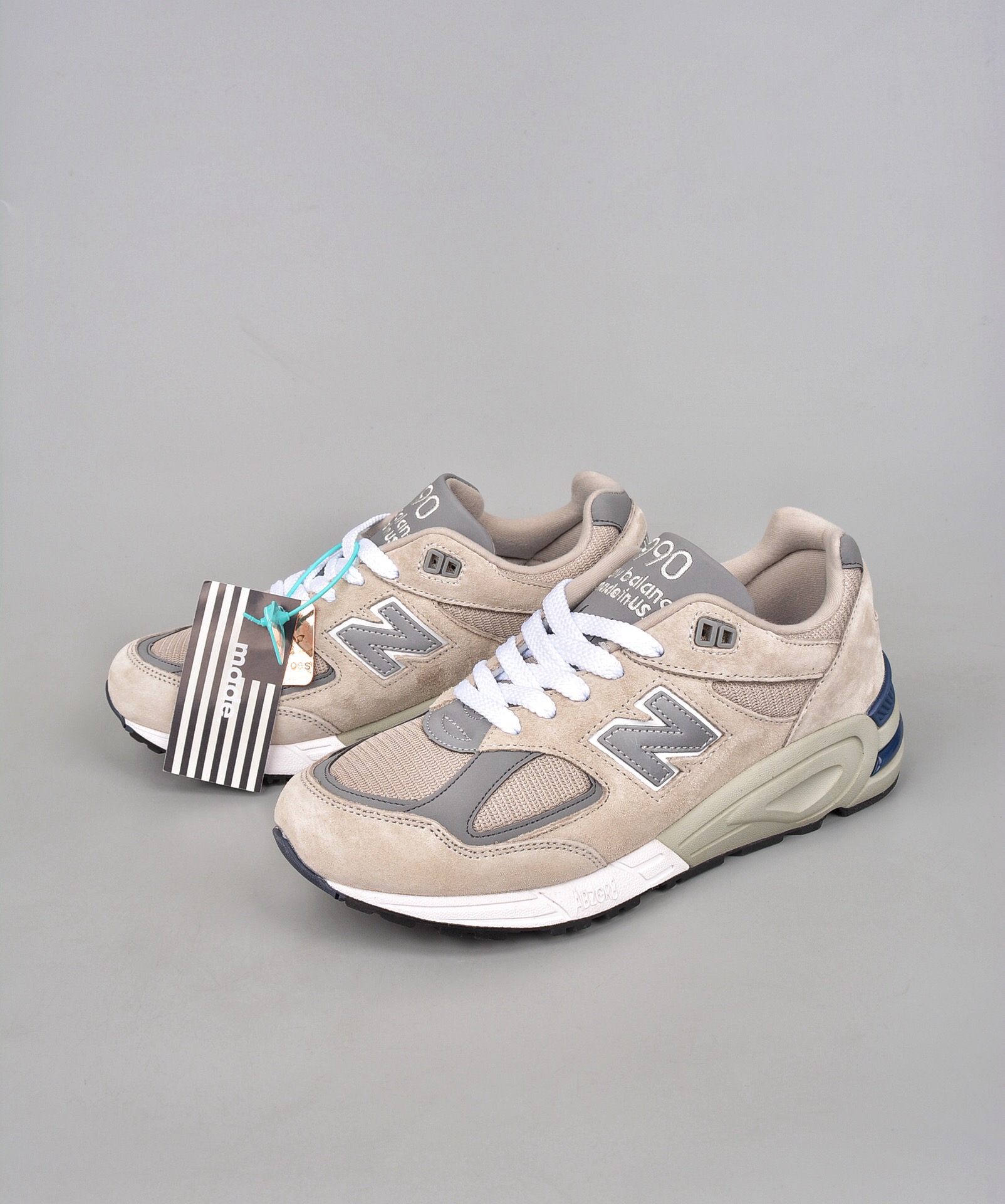 New Balance W992
