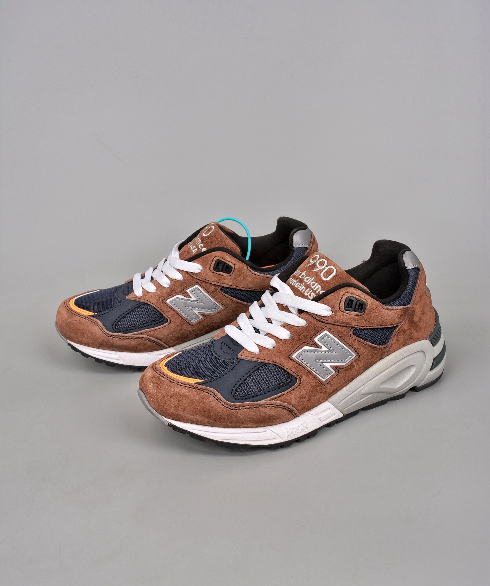 New Balance W992
