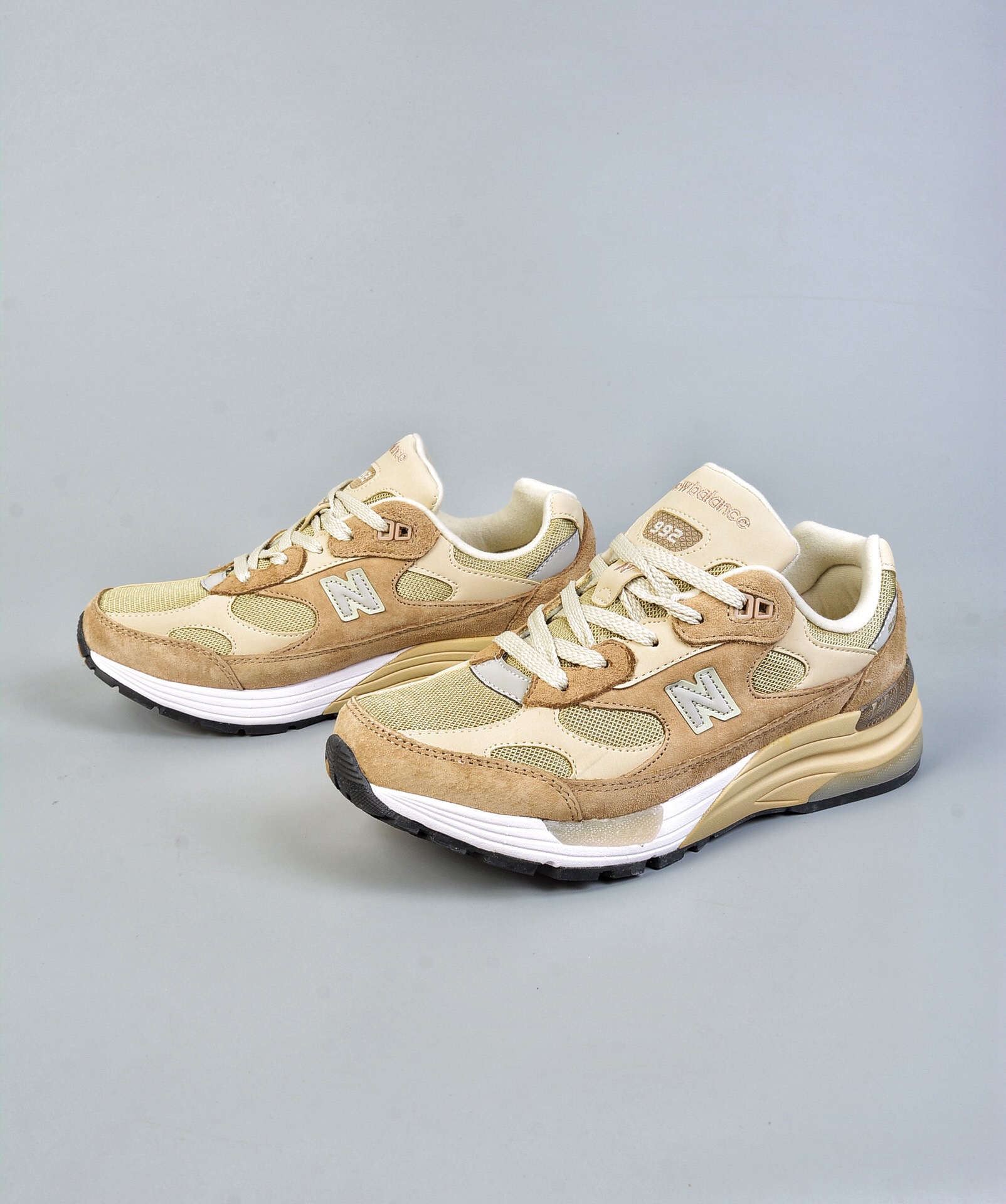 New Balance W992