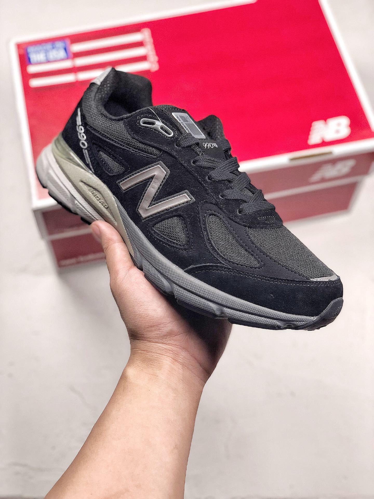 New Balance 990V4