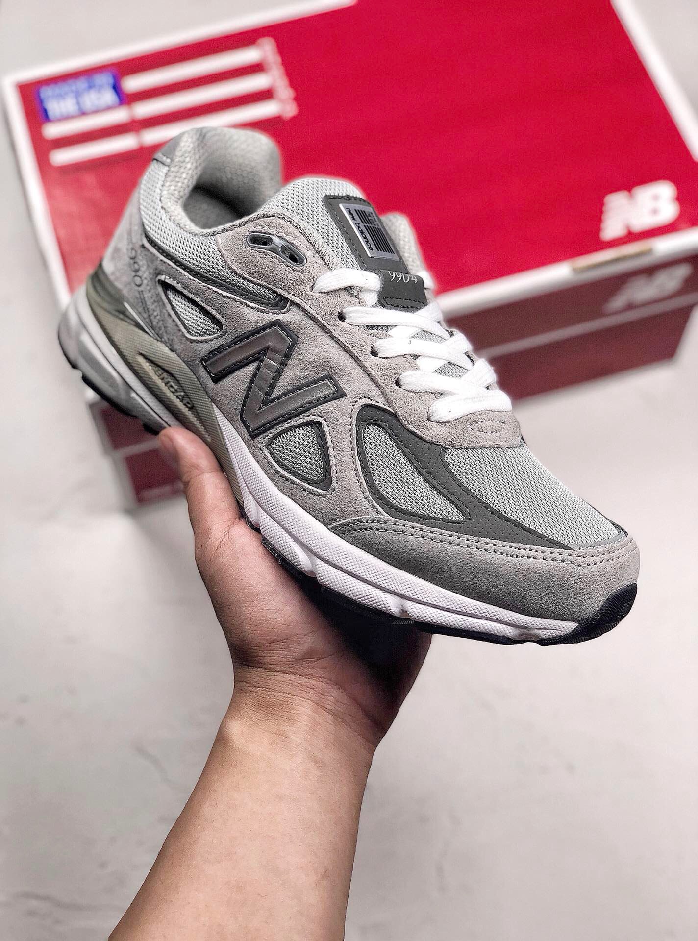 New Balance 990V4