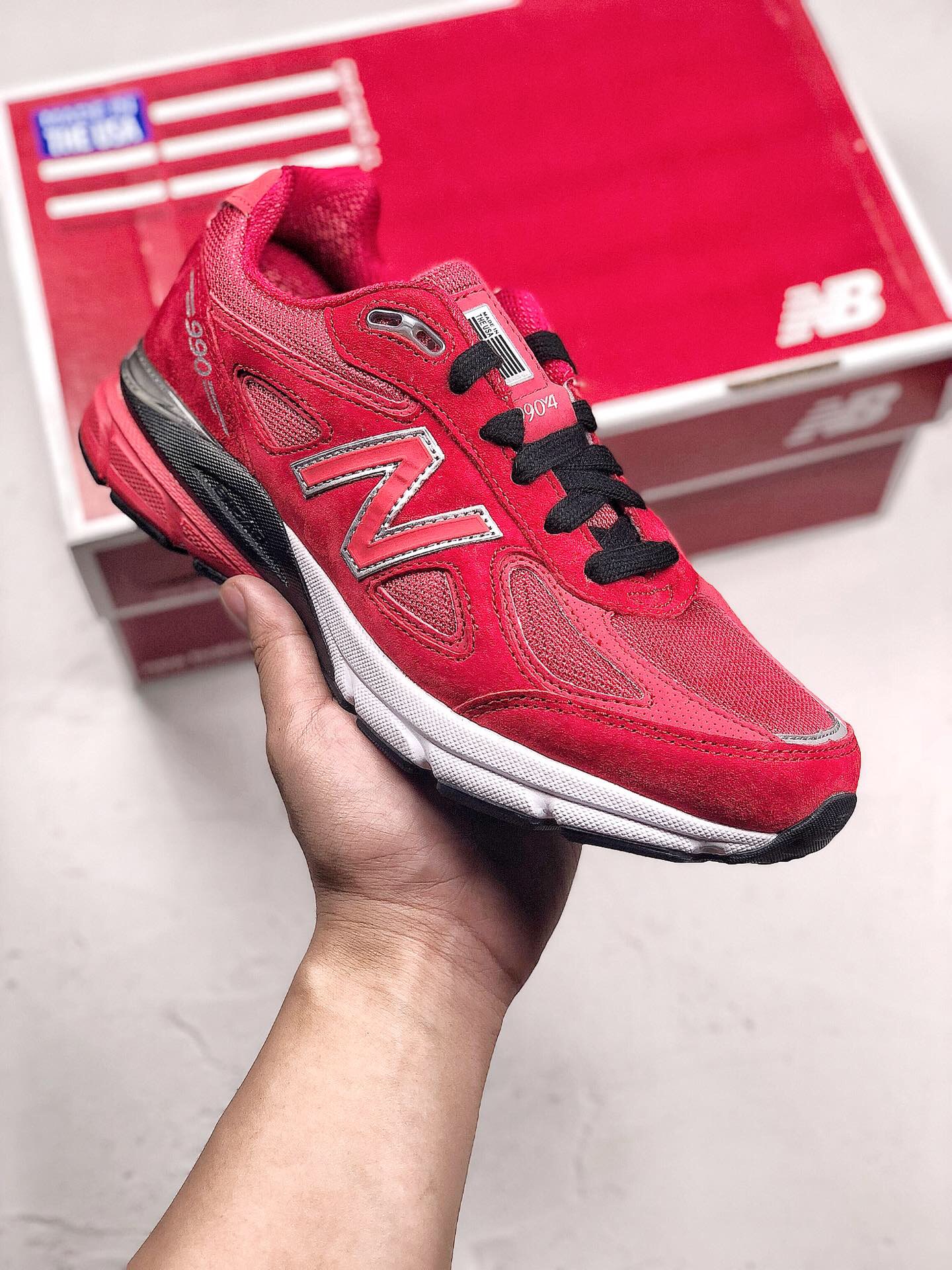 New Balance 990V4