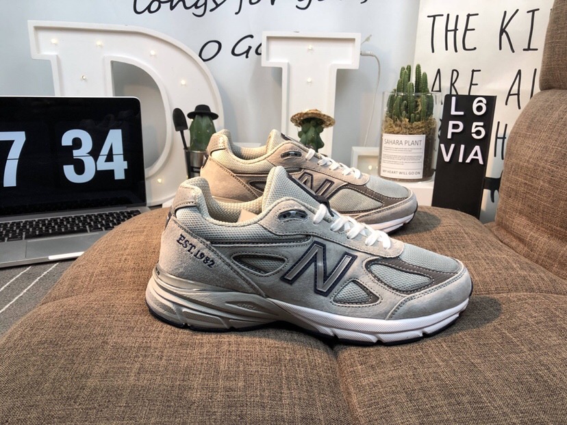 NEW BALANCE  990 V4
