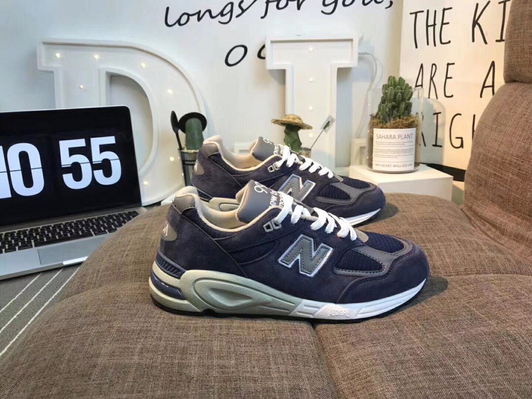 New Balance  990v2