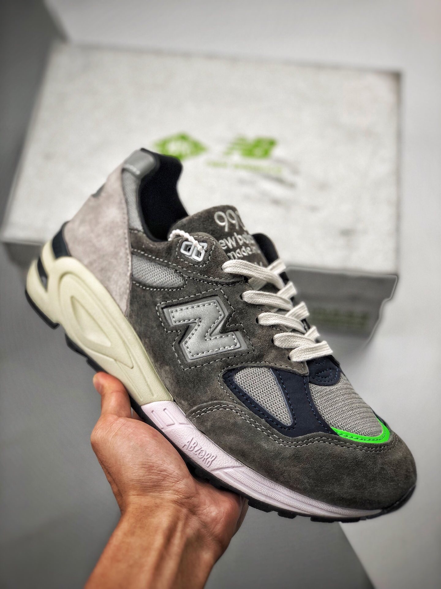 New Balance 990V5