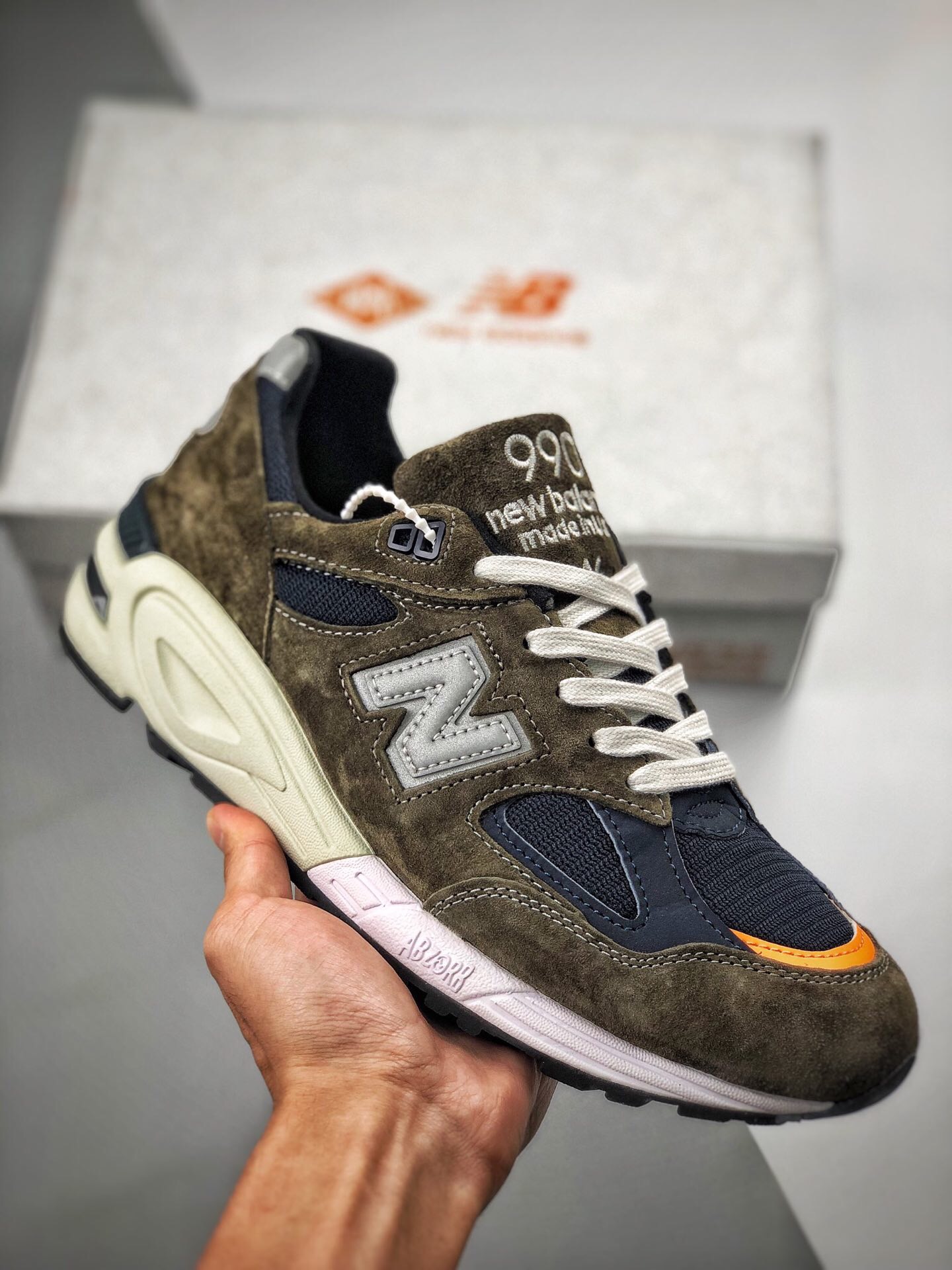 New Balance 990V5