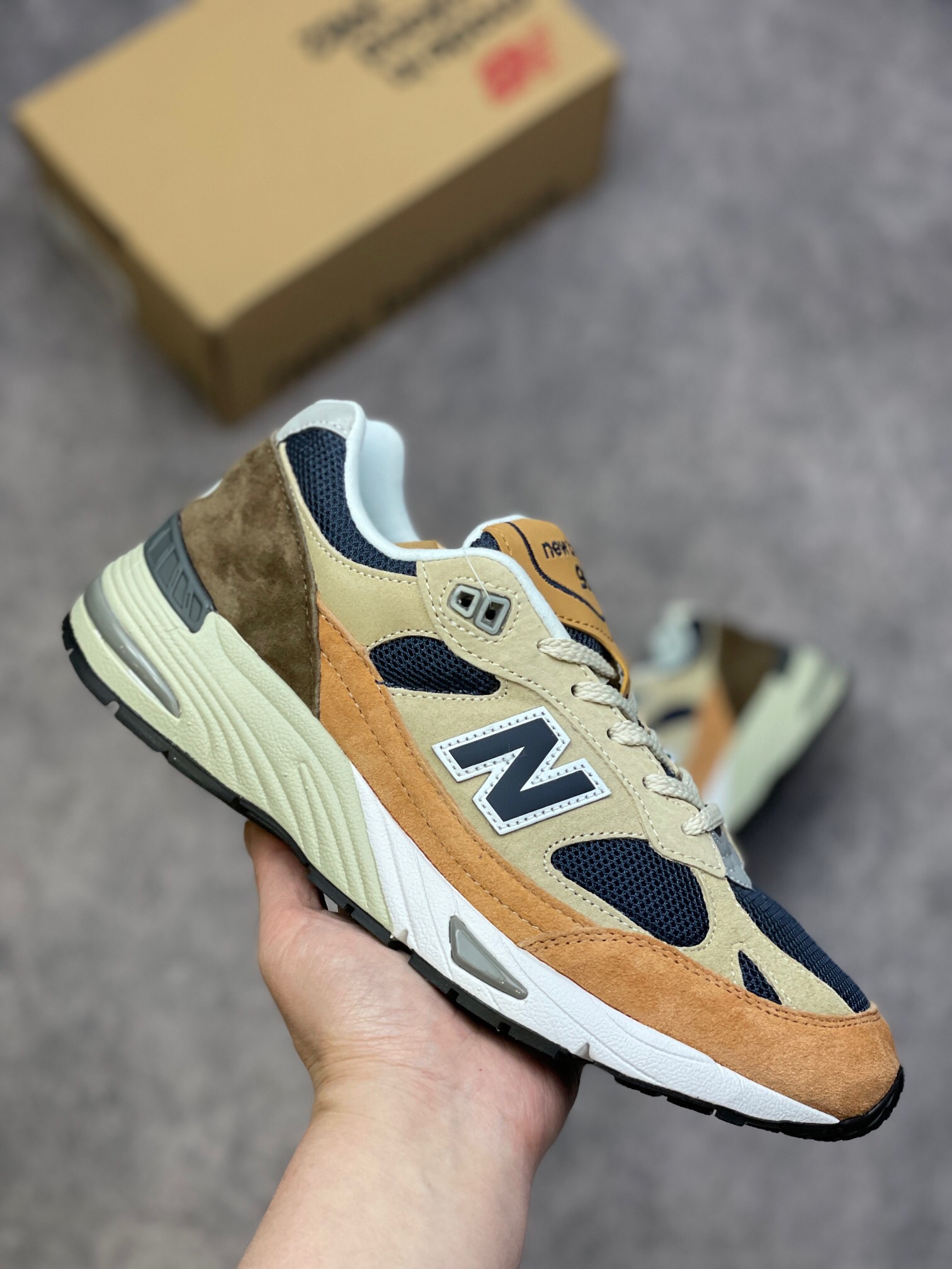 New Balance 991