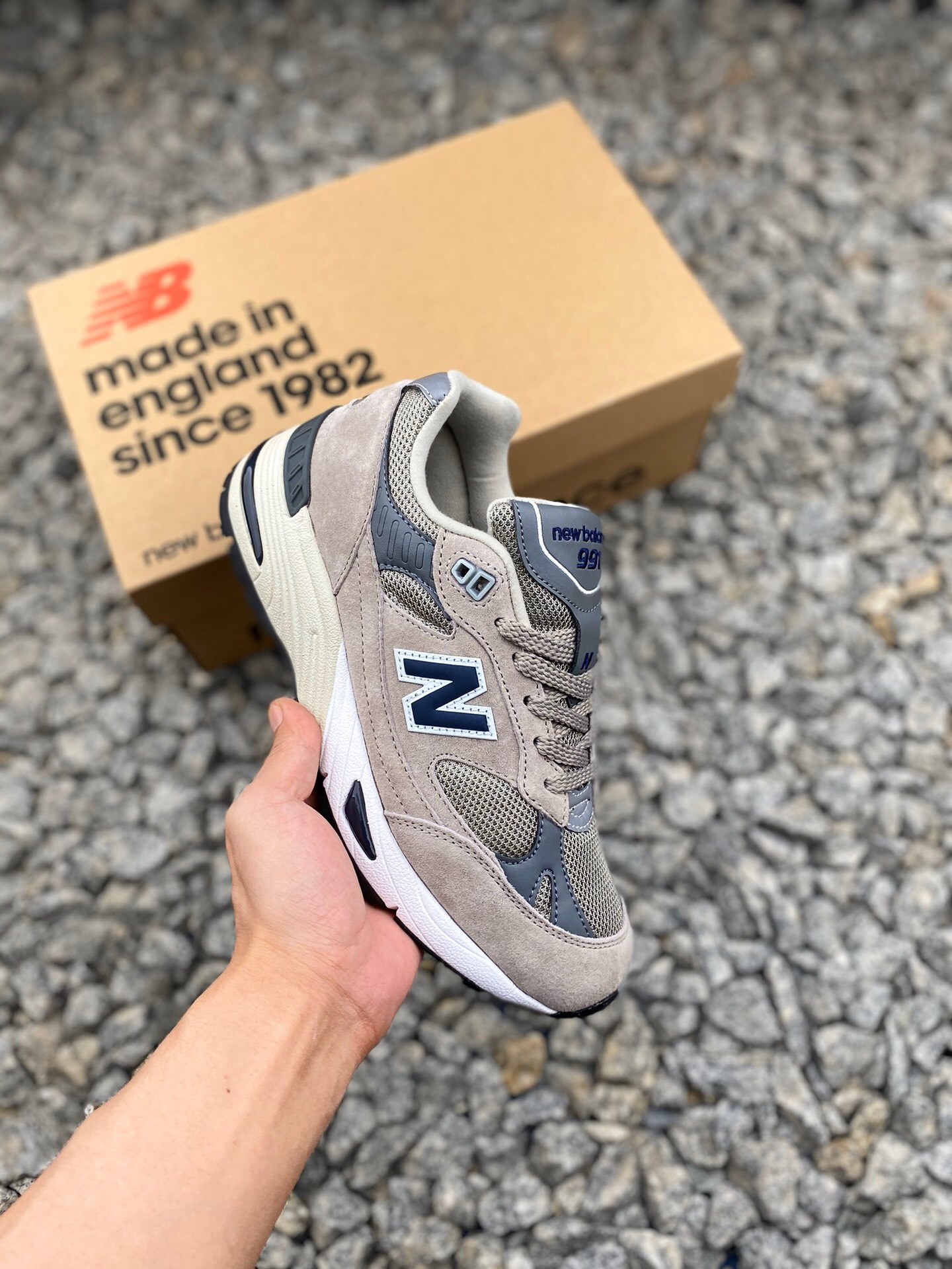 New Balance 991