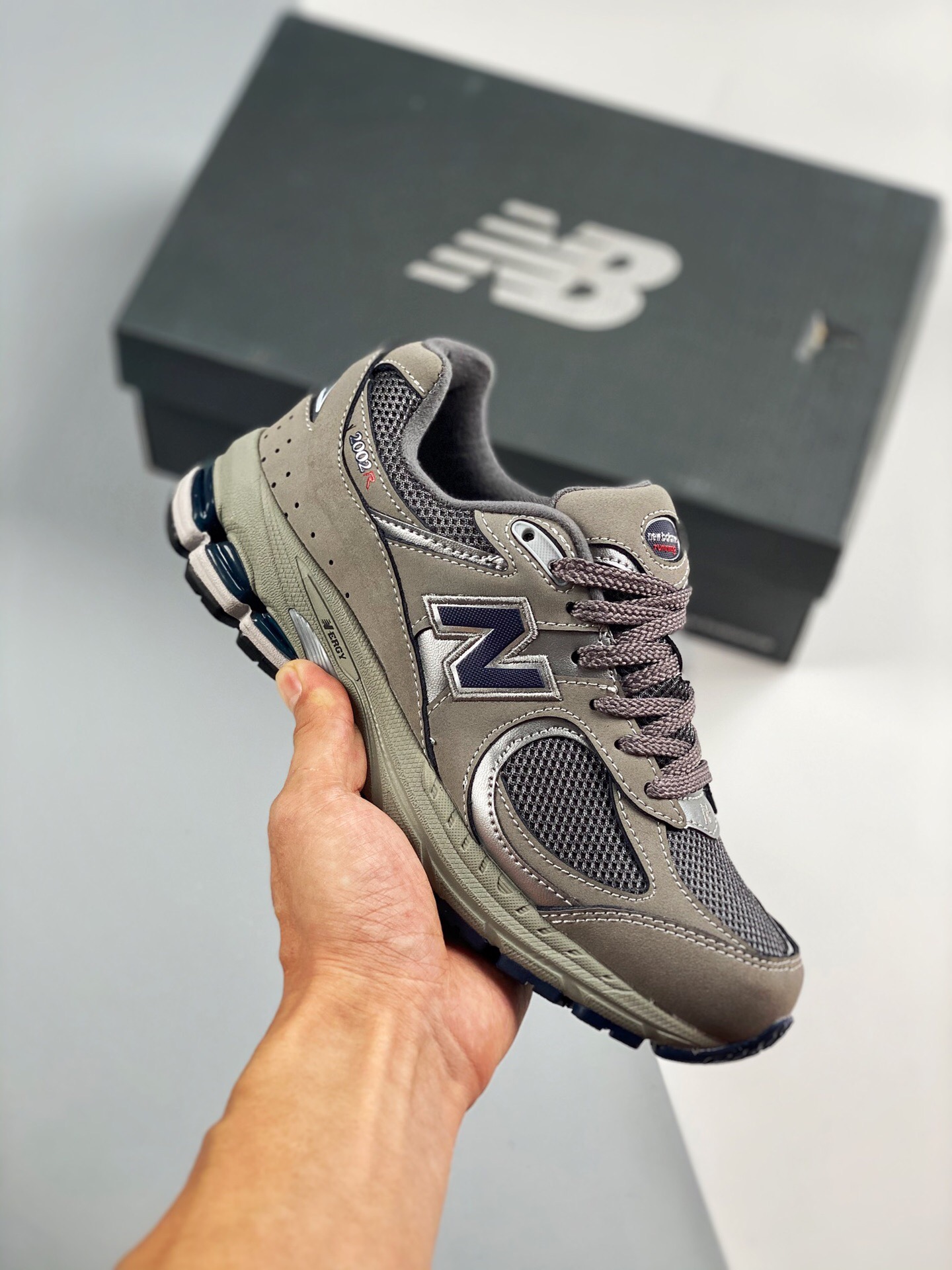 New Balance 2002R