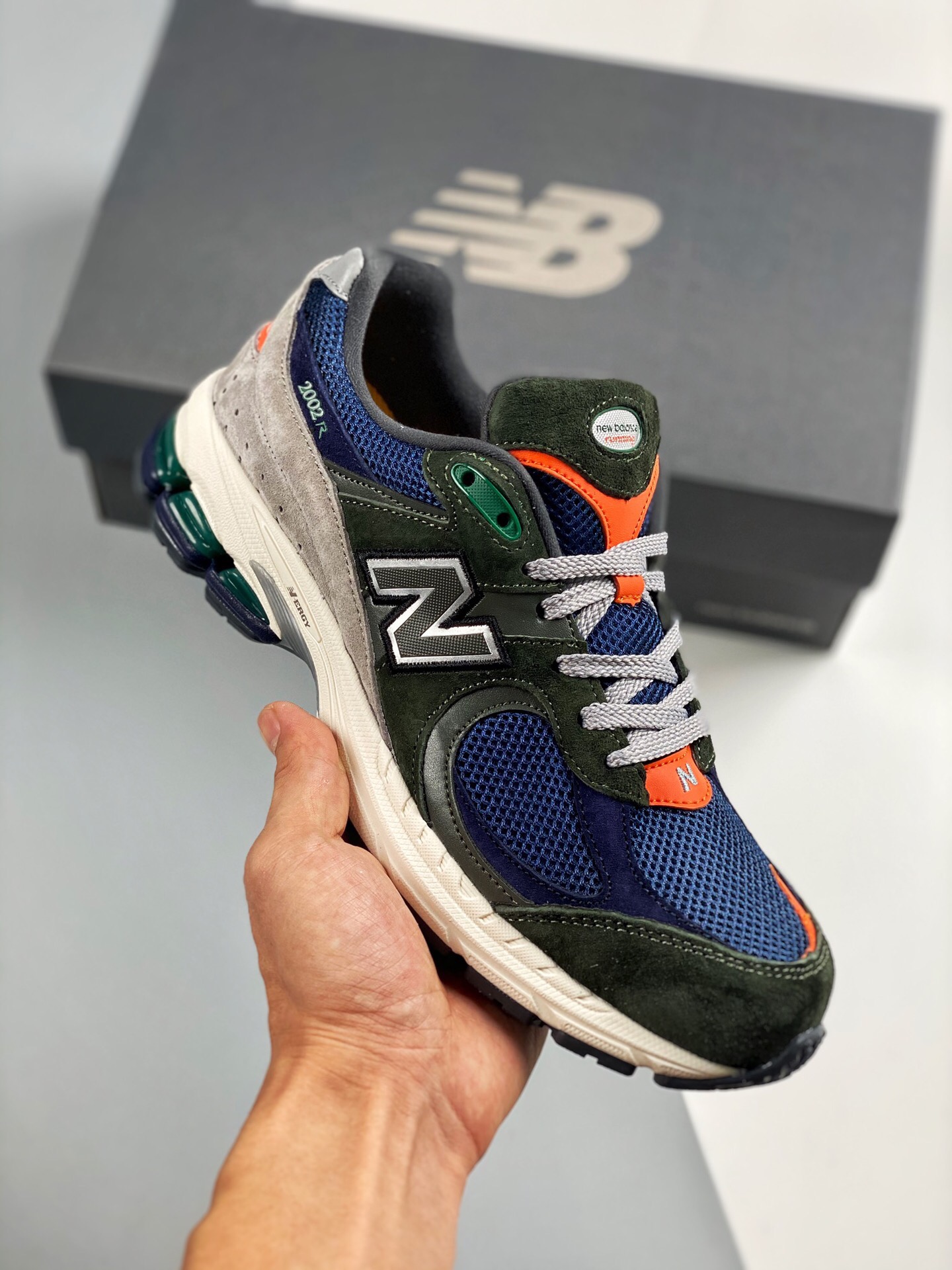 New Balance 2002R