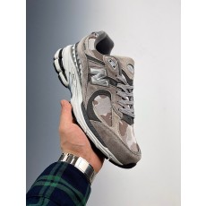 New Balance ML2002