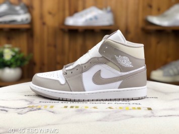 Air Jordan 1 Mid 554724-082