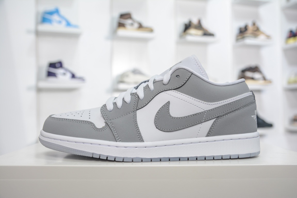 Air Jordan 1 Low Wolf Grey  Dior DC0774 105