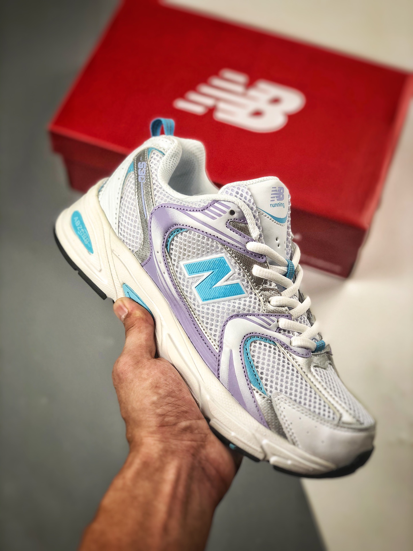 뉴발란스 530