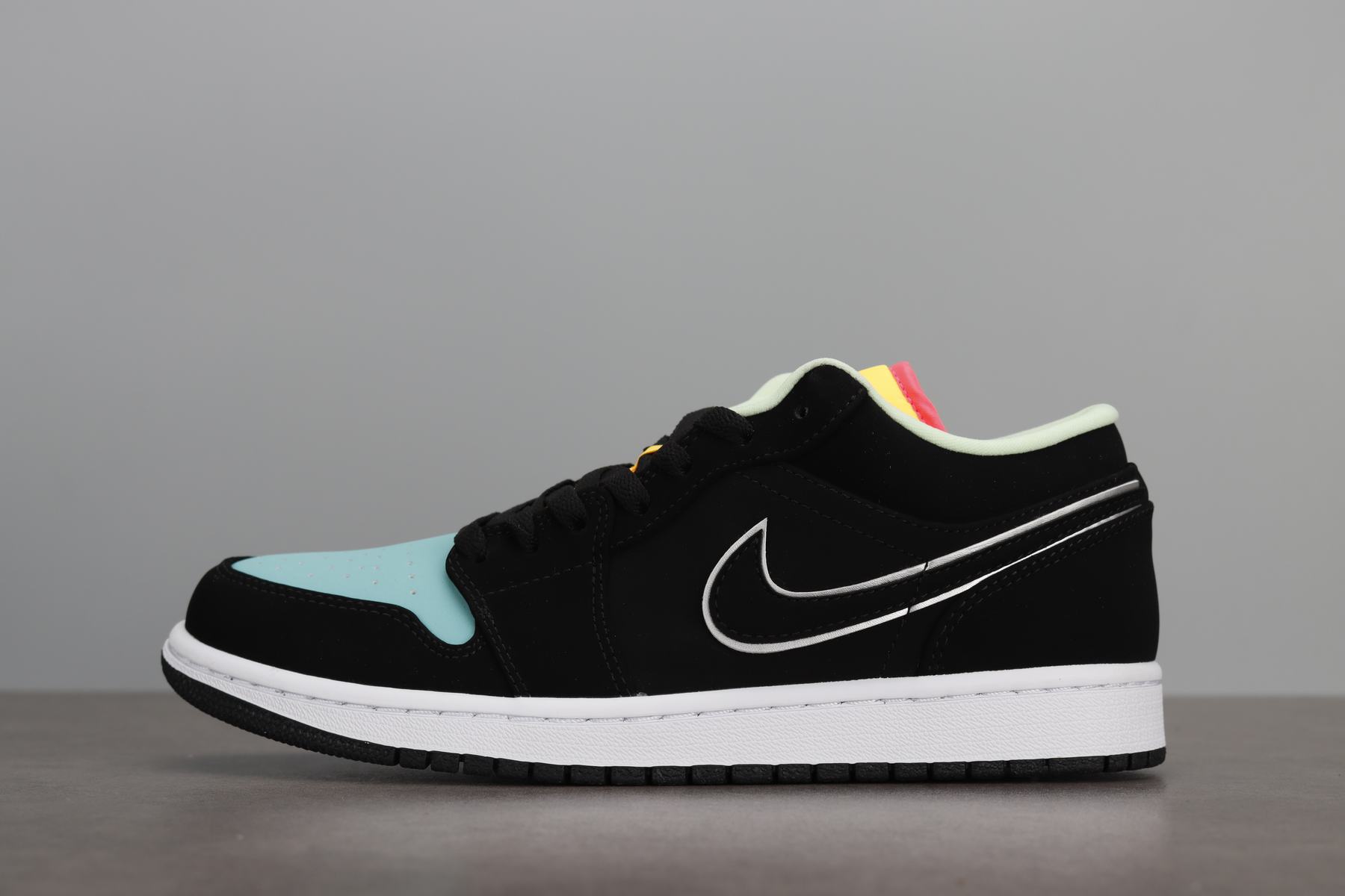 조던 1 로우 SE 오로라 그린 CK3022-013