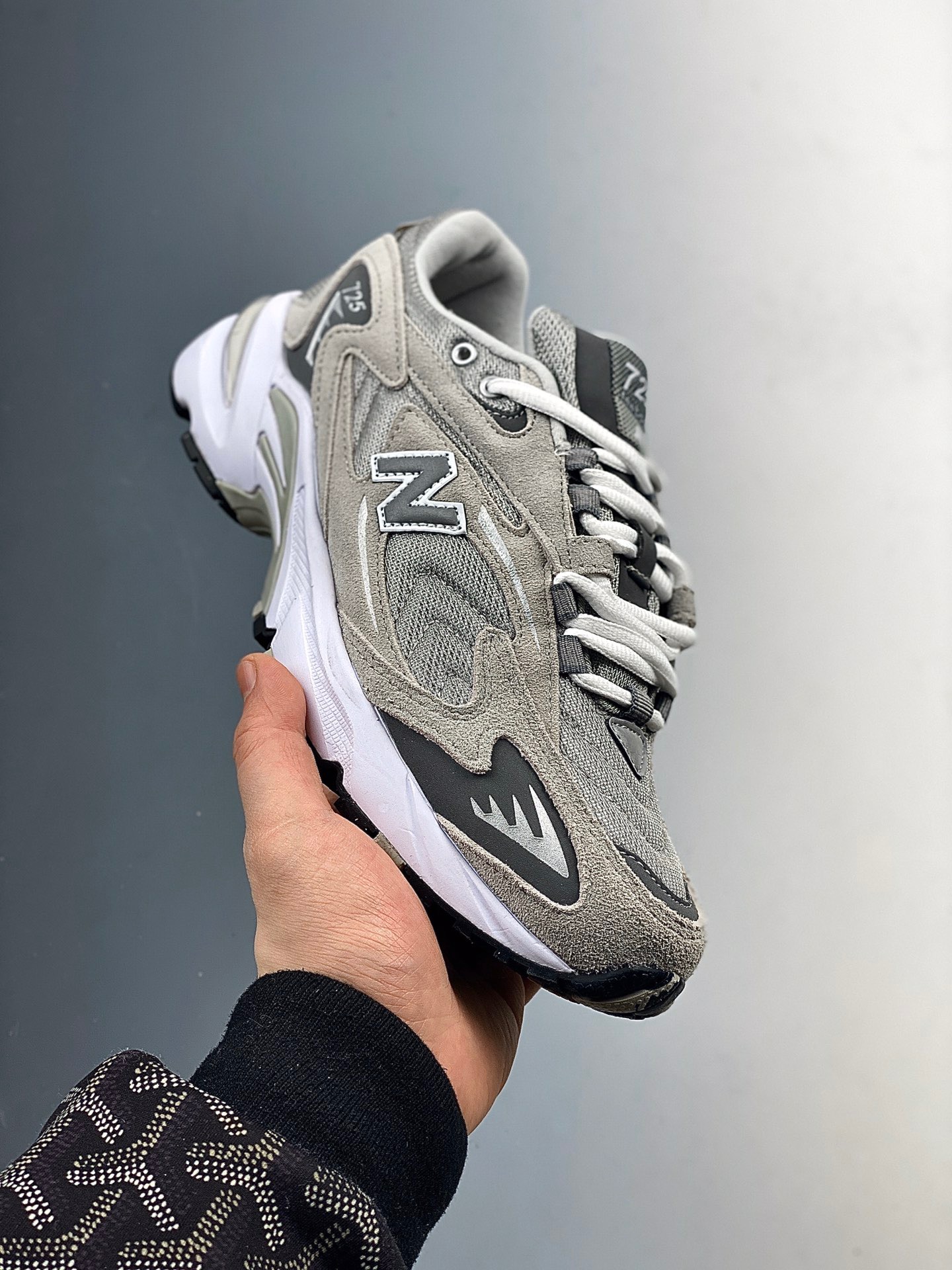 뉴발란스 725