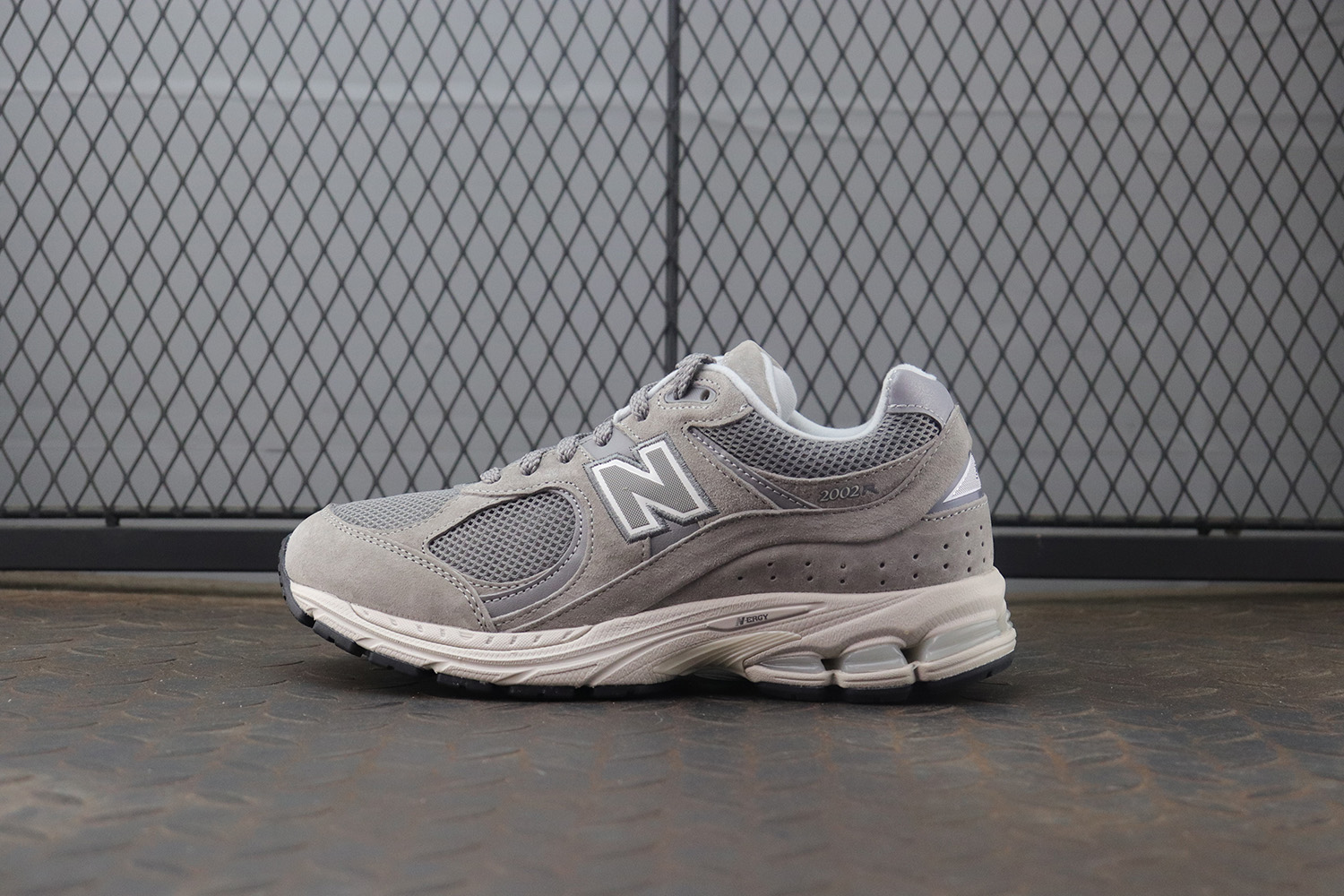 ZH 뉴발란스 2002R 그레이 ML2002RC