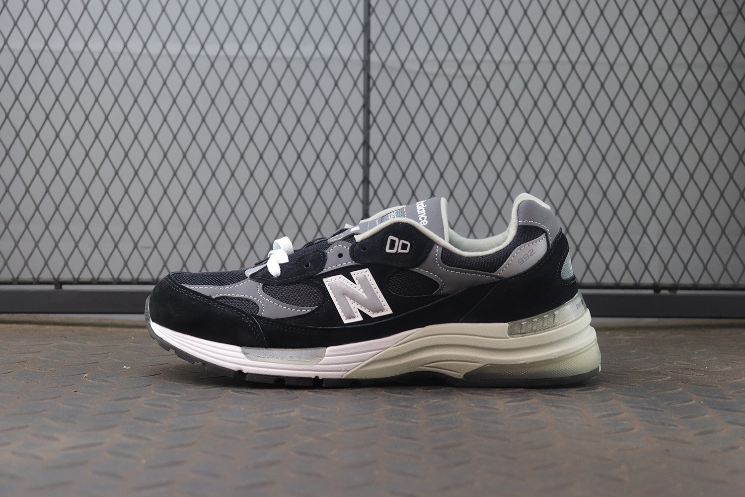 ZH 뉴발란스 992 메이드 인 USA 블랙 그레이 M992EB