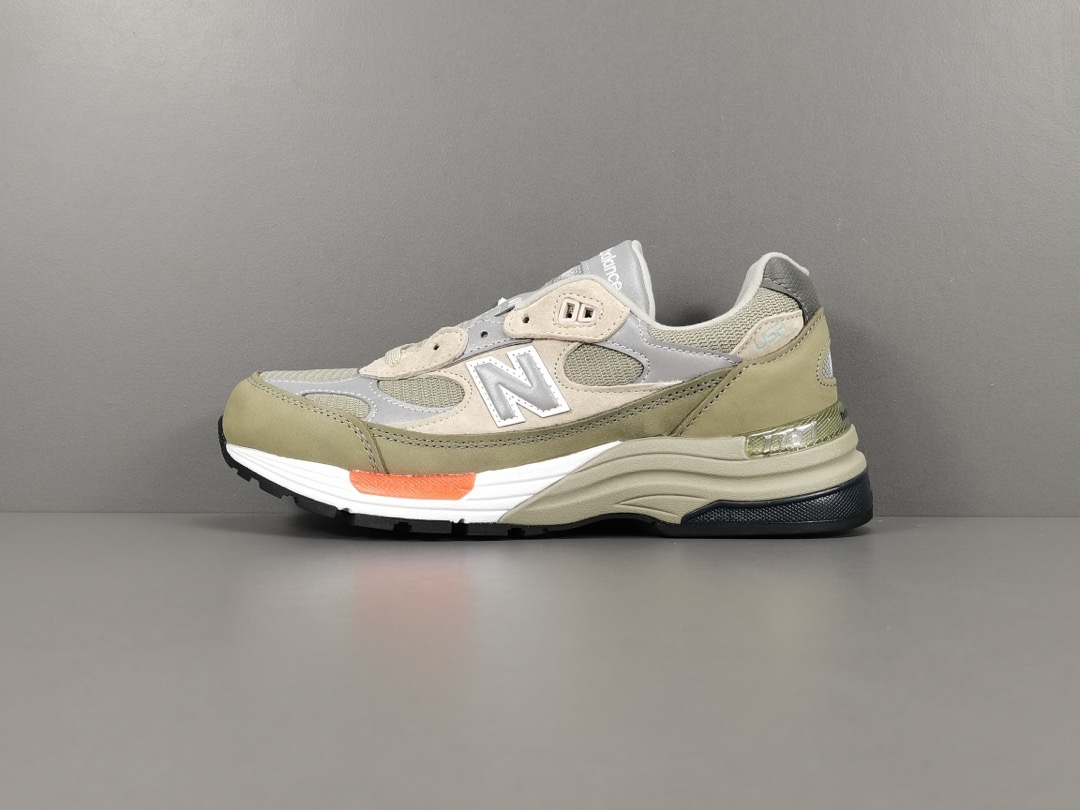 뉴발란스 x 더블탭스 992 메이드 인 USA 올리브 M992WT