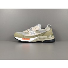 뉴발란스 x 더블탭스 992 메이드 인 USA 올리브 M992WT
