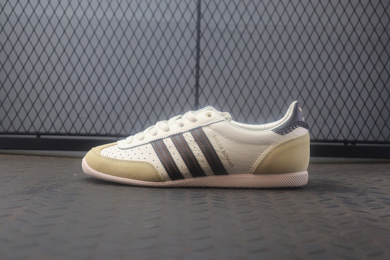 순원 아디다스 x 웨일스 보너 재팬 슈즈 크림 화이트 GY5748
