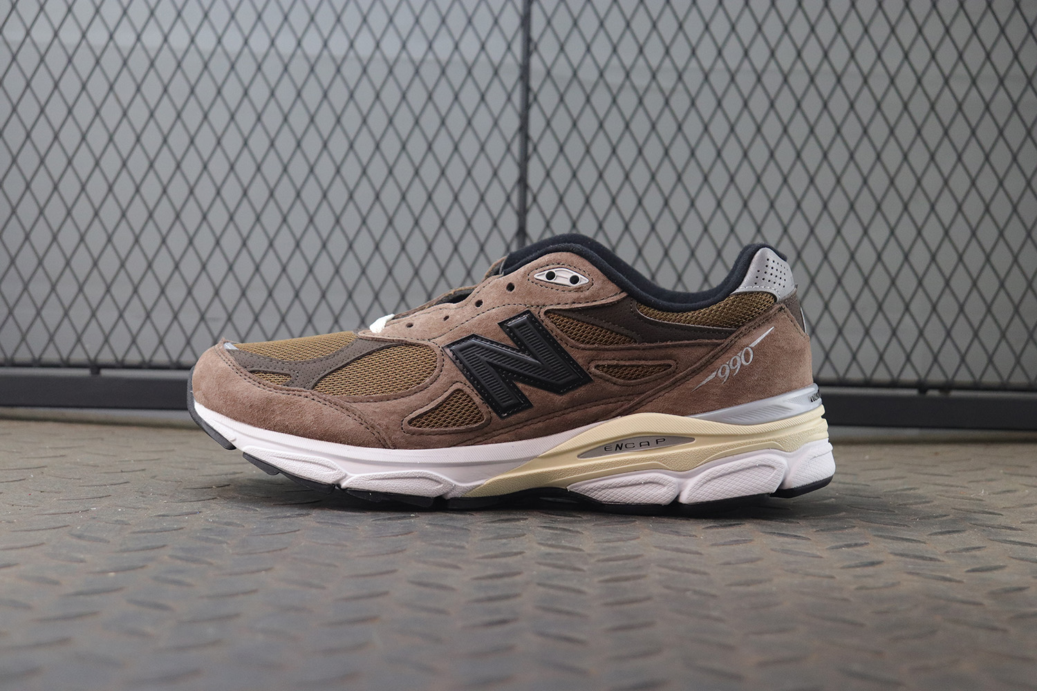 MC 뉴발란스 x JJJ자운드 990v3 메이드 인 USA 몬트리올 브라운 M990JB3