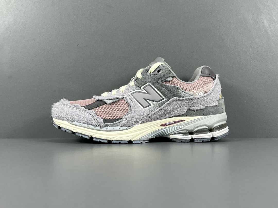 뉴발란스 2002R 프로텍션 팩 징크 에펠탑 M2002RDY