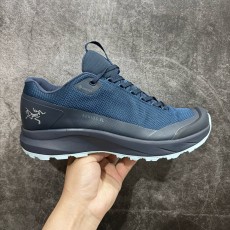 아크테릭스 ARC'TERYX 스니커즈 AB330350