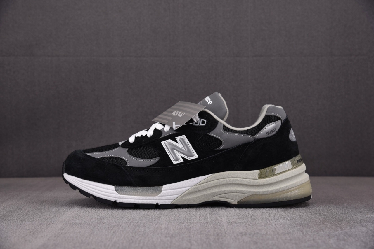 R 뉴발란스 992 메이드 인 USA 블랙 그레이 M992EB