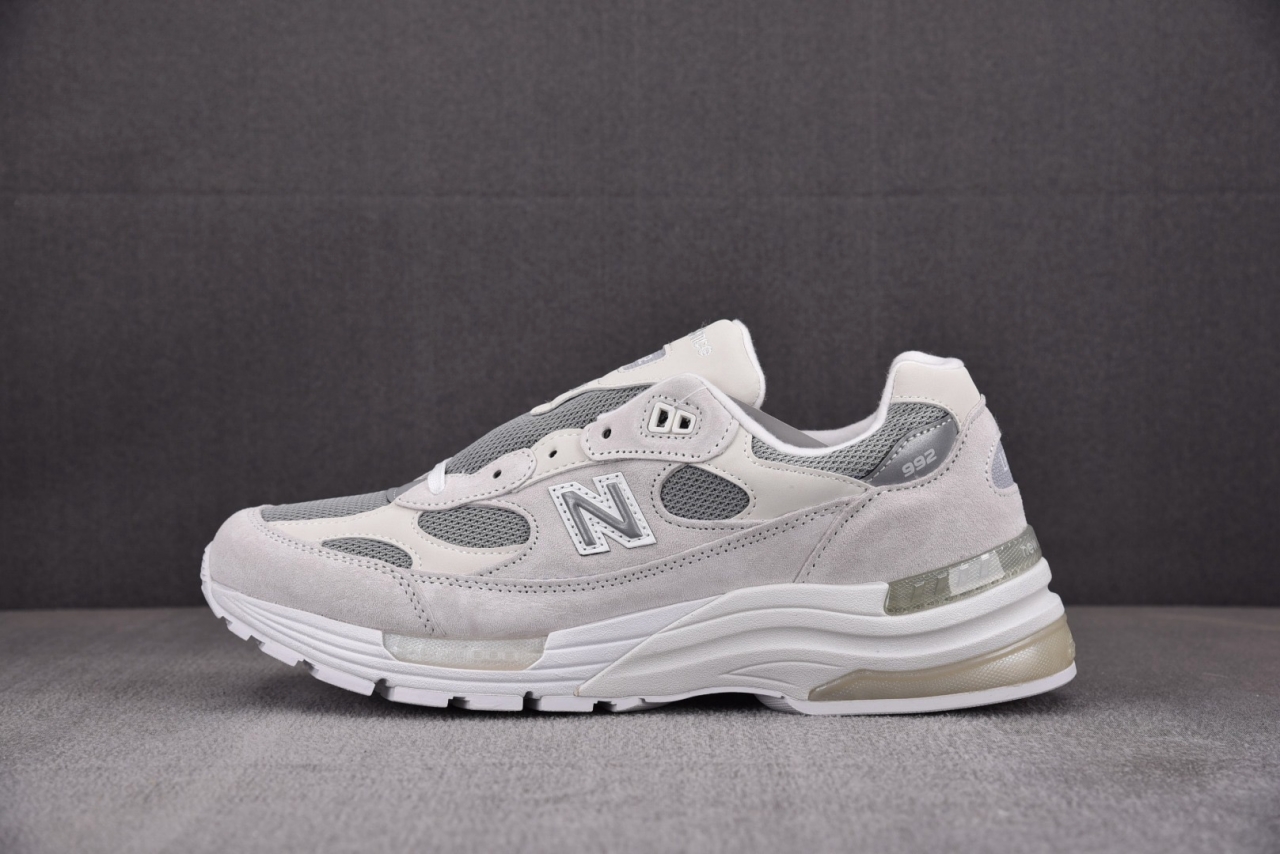 R 뉴발란스 992 메이드 인 USA 화이트 실버 M992NC
