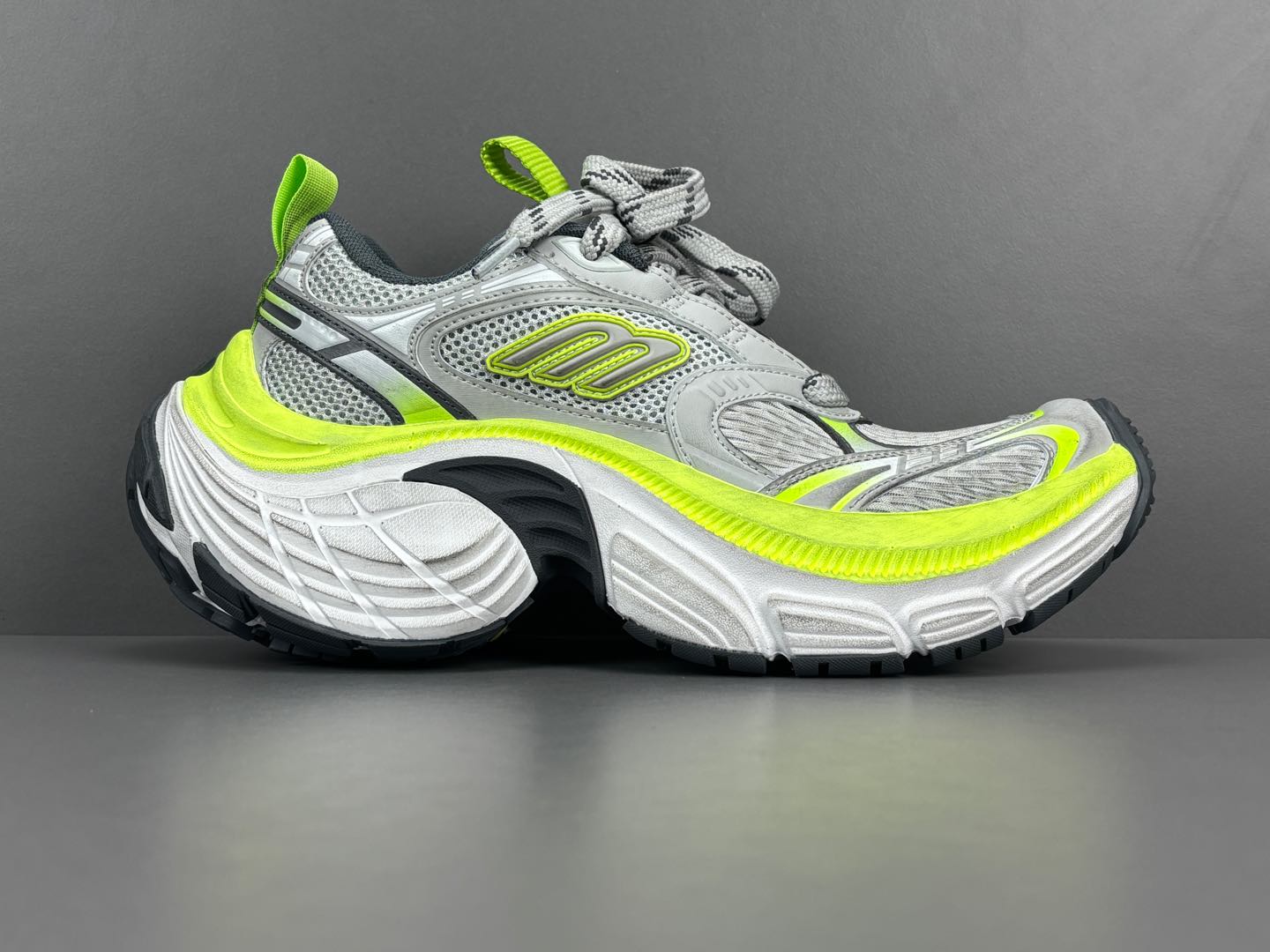 XA 발렌시아가 6XL 스니커즈  815853W2MV21937