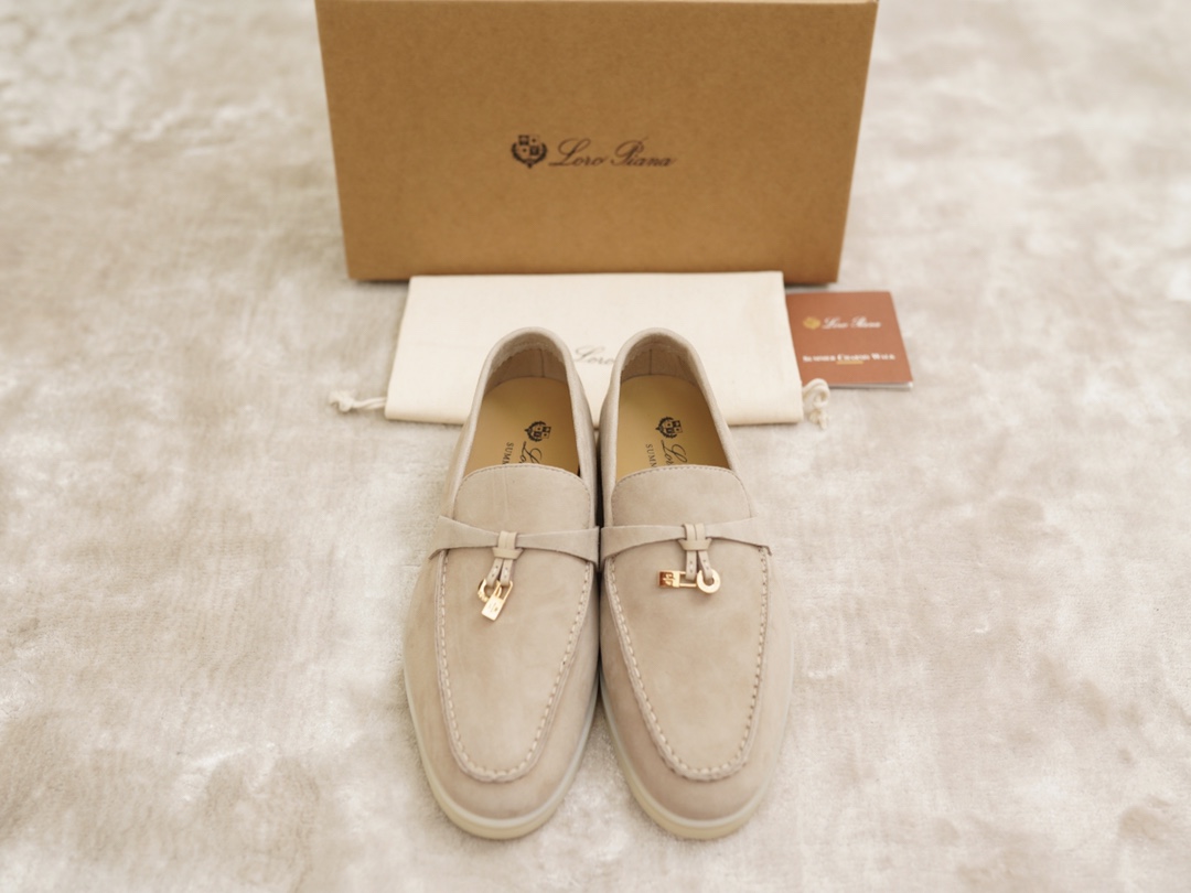 로로피아나 Loro Piana Summer Charms Walk