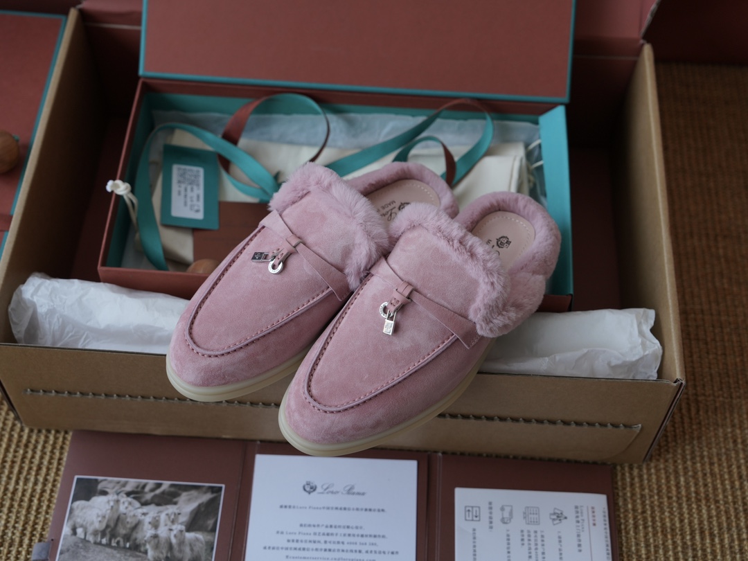 로로피아나 Loro Piana Babouche Charms Walk