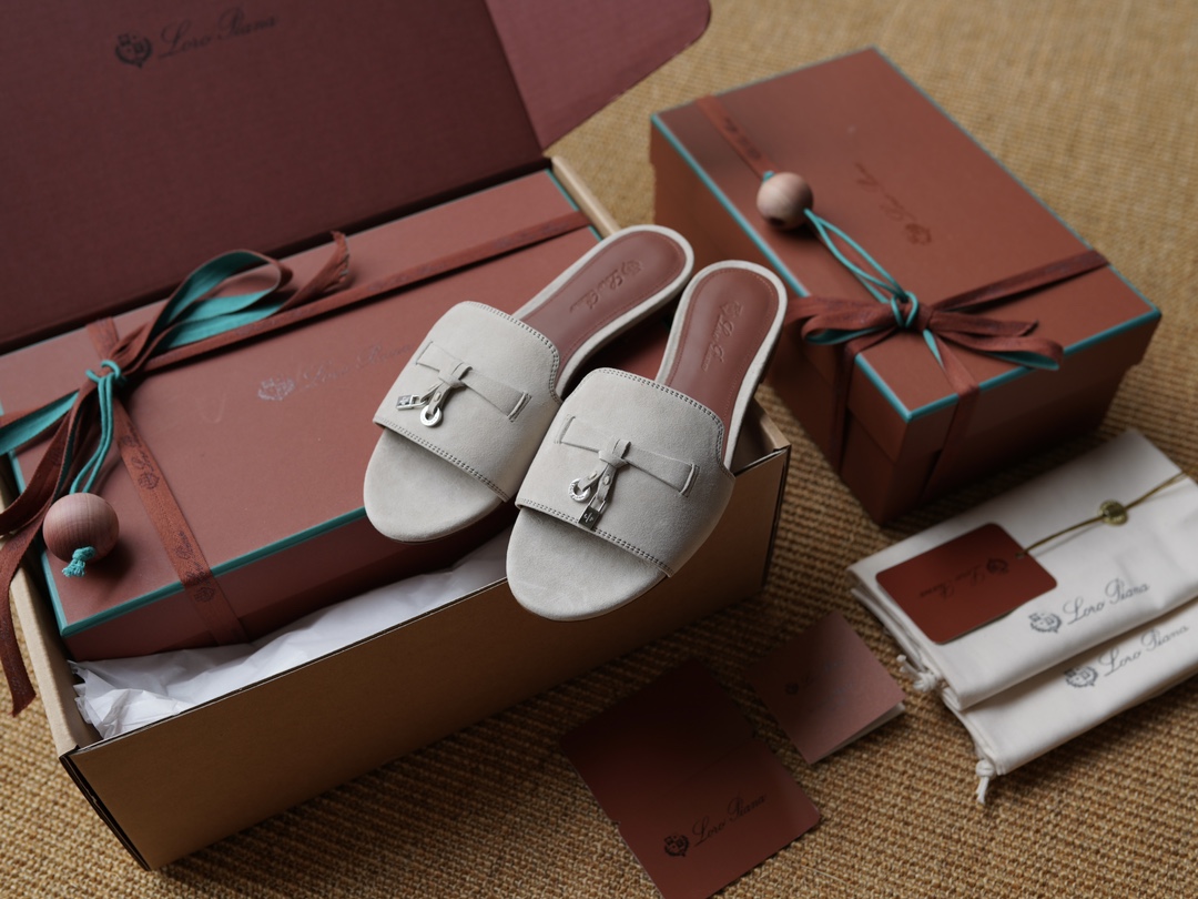 로로피아나 Loro Piana Summer Charms Walk