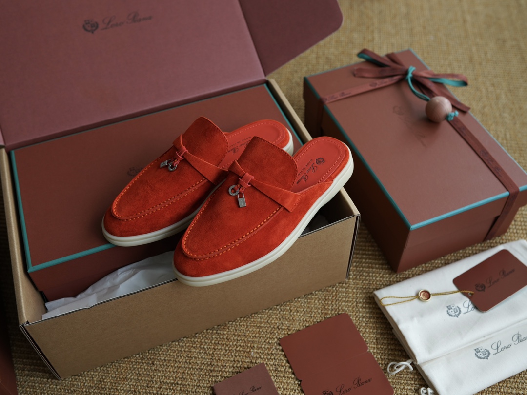 로로피아나 Loro Piana Babouche Charms Walk