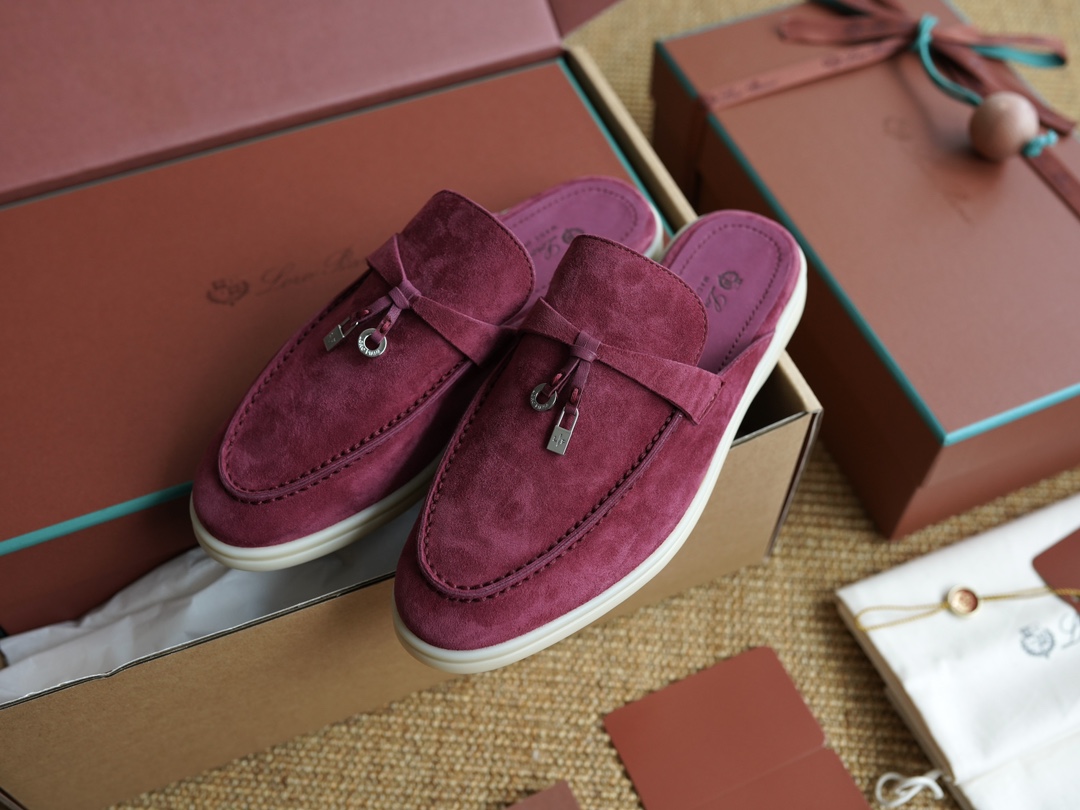 로로피아나 Loro Piana Babouche Charms Walk