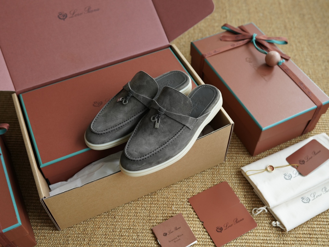 로로피아나 Loro Piana Babouche Charms Walk