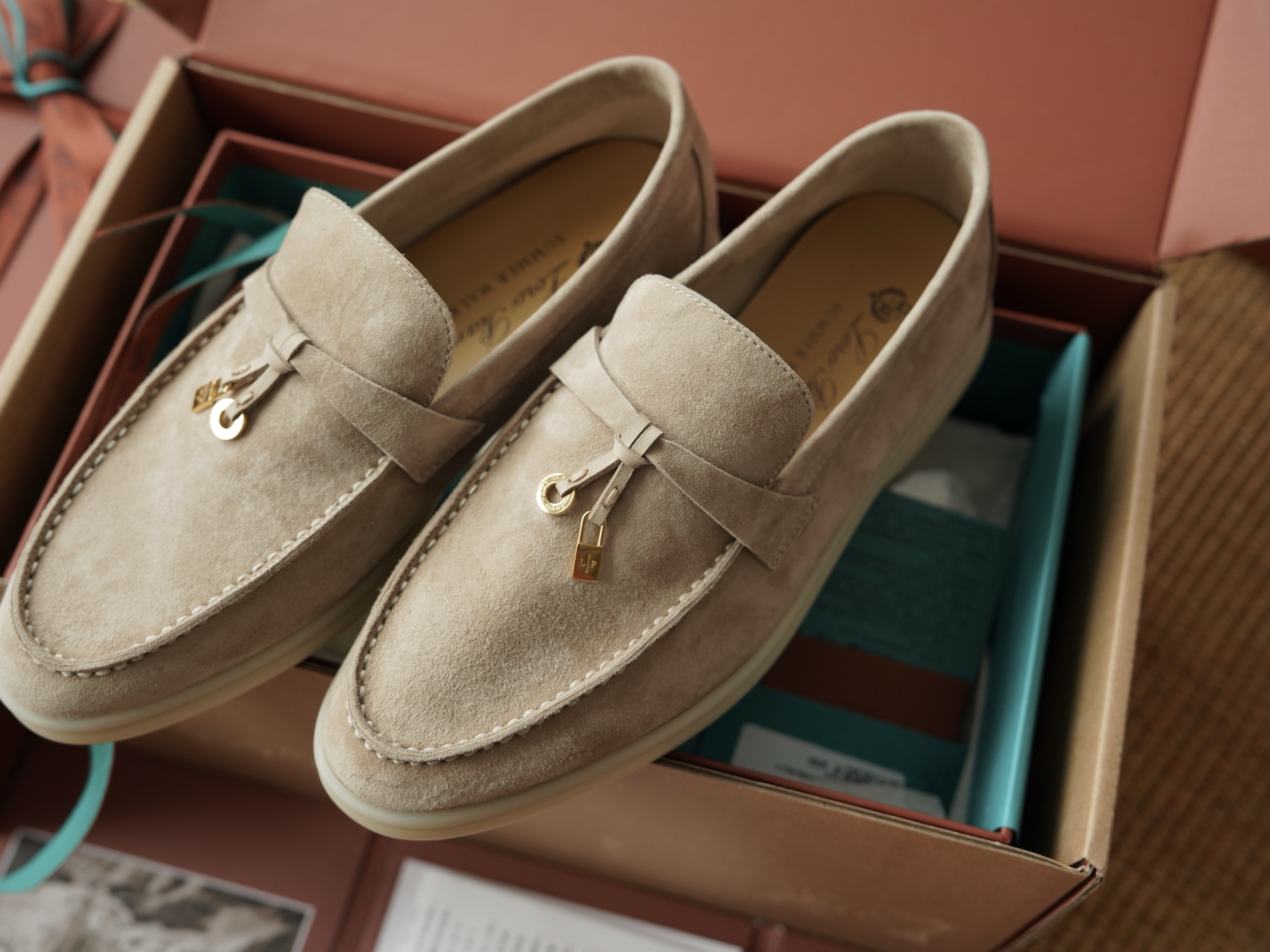 로로피아나 Loro Piana Summer Charms Walk