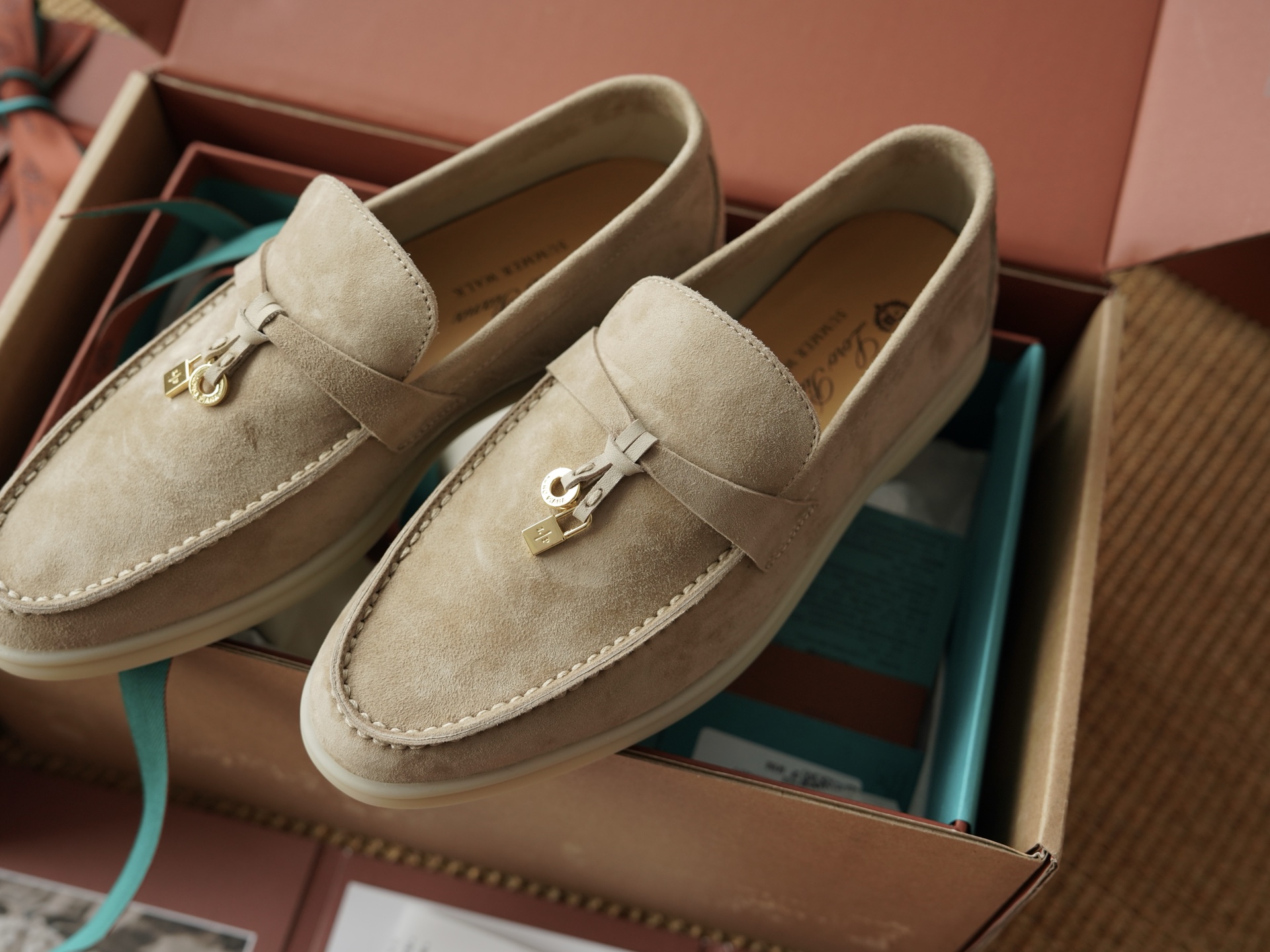 로로피아나 Loro Piana Summer Charms Walk