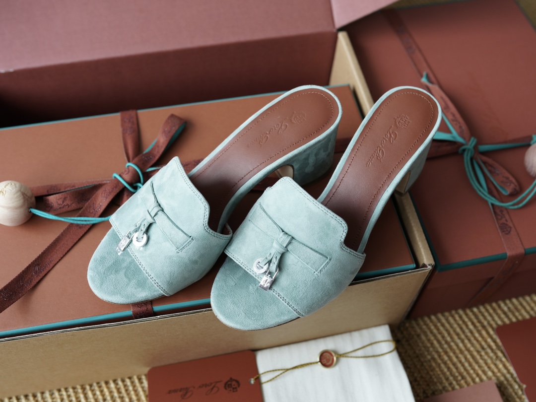 로로피아나 Loro Piana Summer Charms Walk