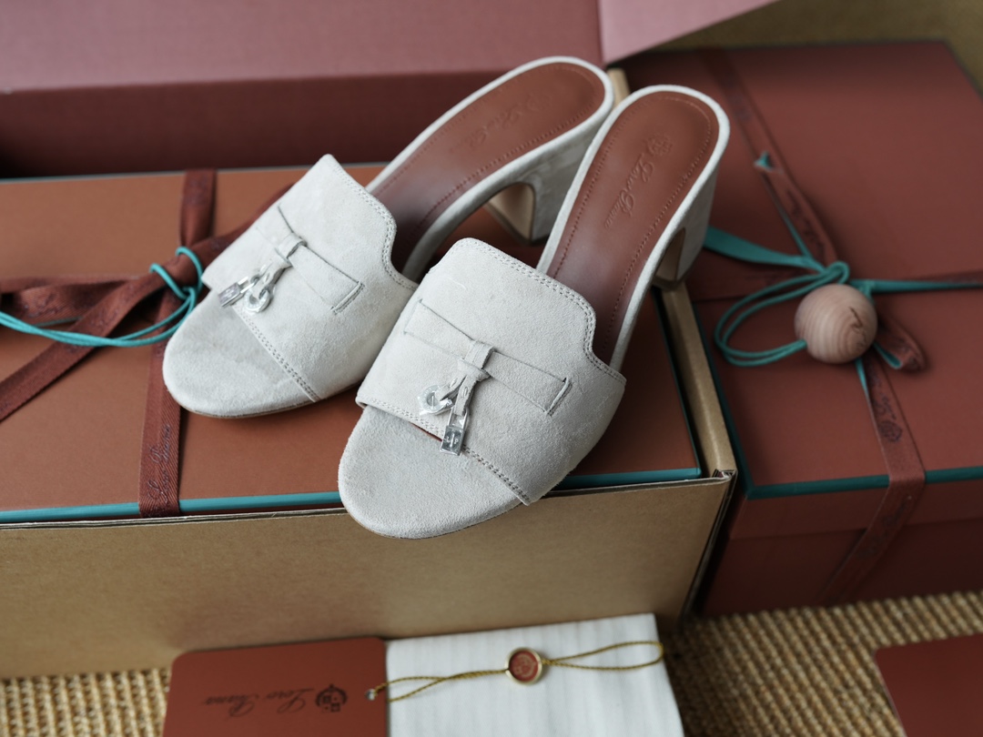 로로피아나 Loro Piana Summer Charms Walk