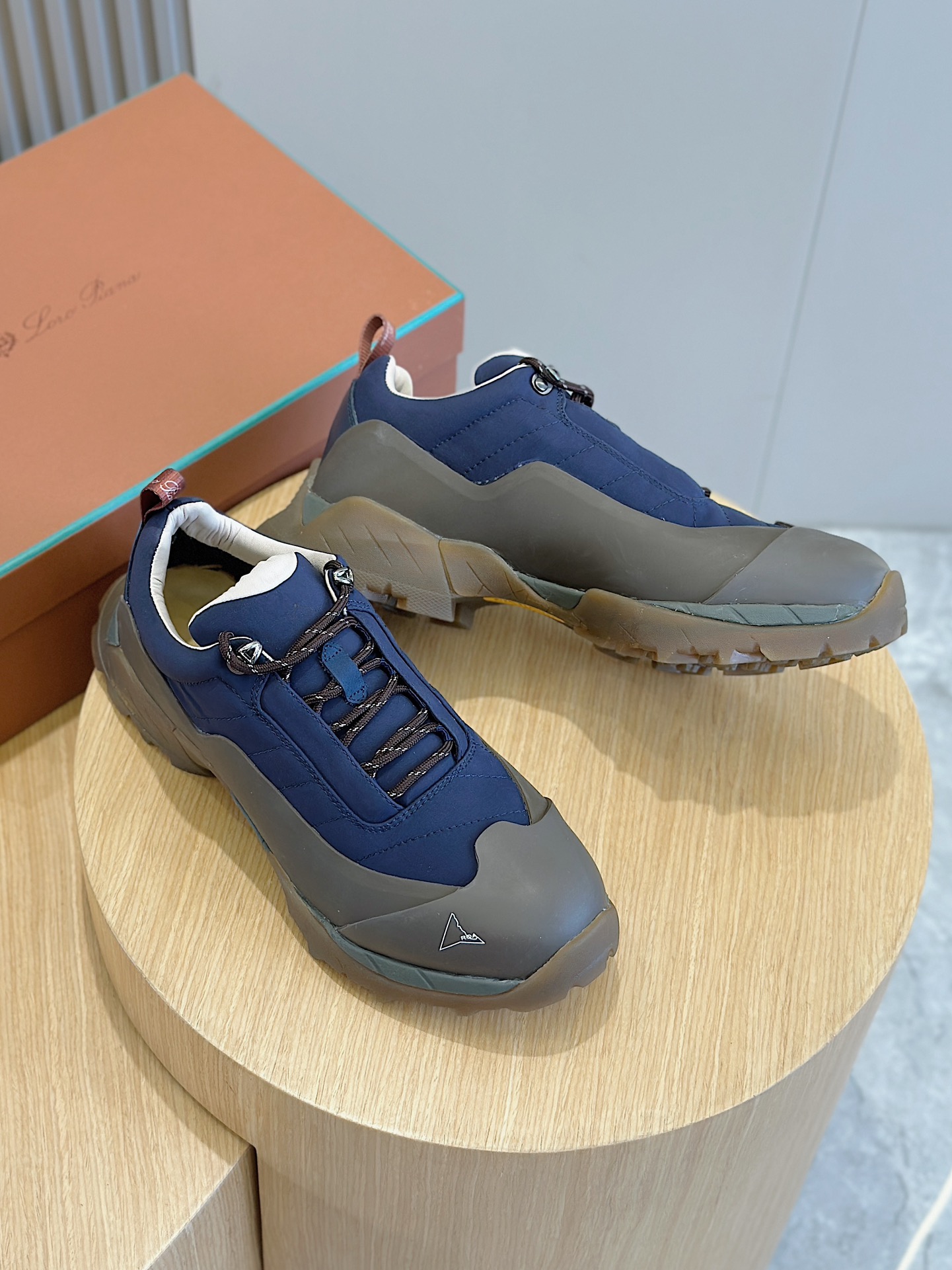 로로피아나 Loro Piana Katharina