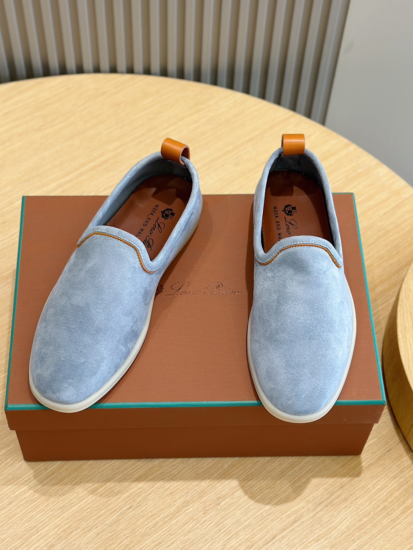 로로피아나 Loro Piana Venice Walk