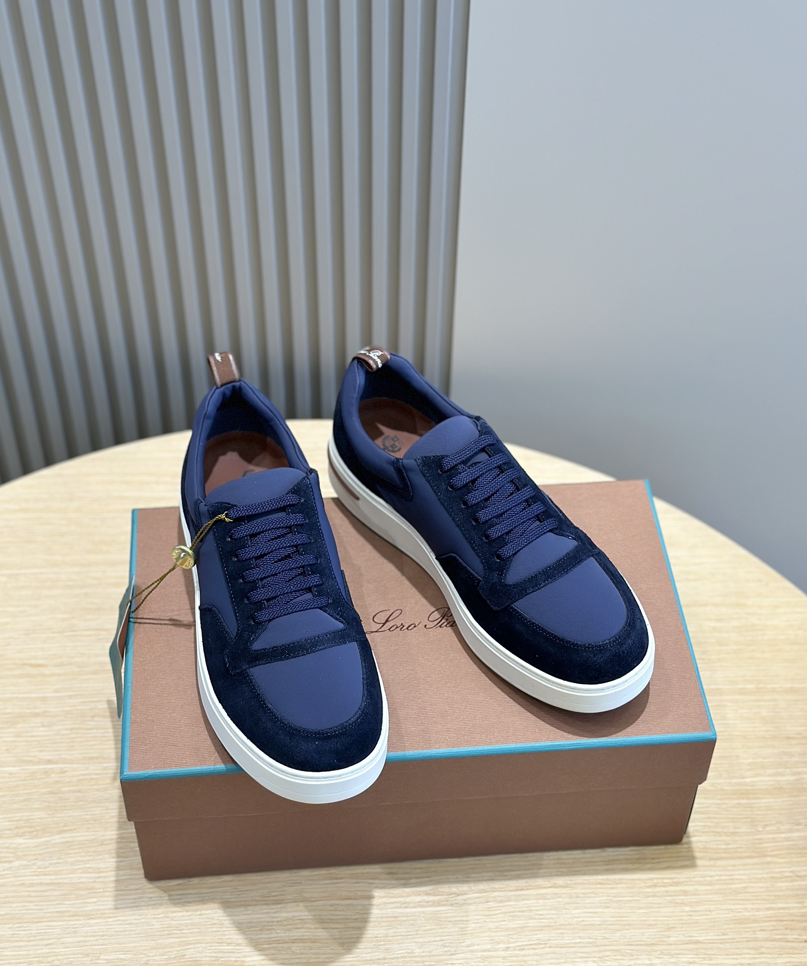 로로피아나 Loro Piana Newport Walk