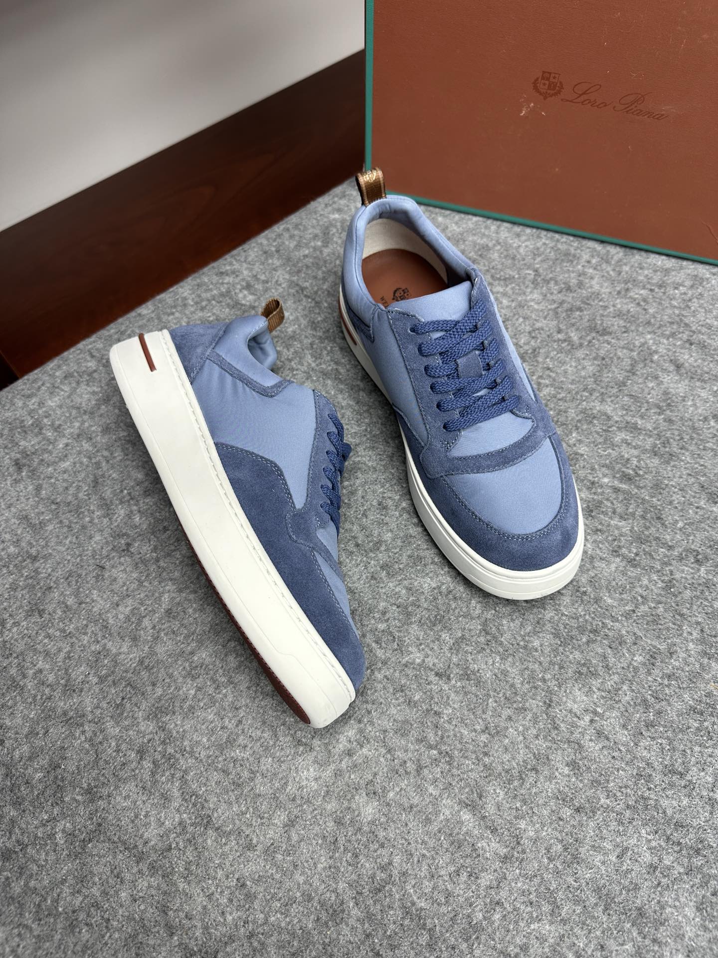 로로피아나 Loro Piana Newport Walk