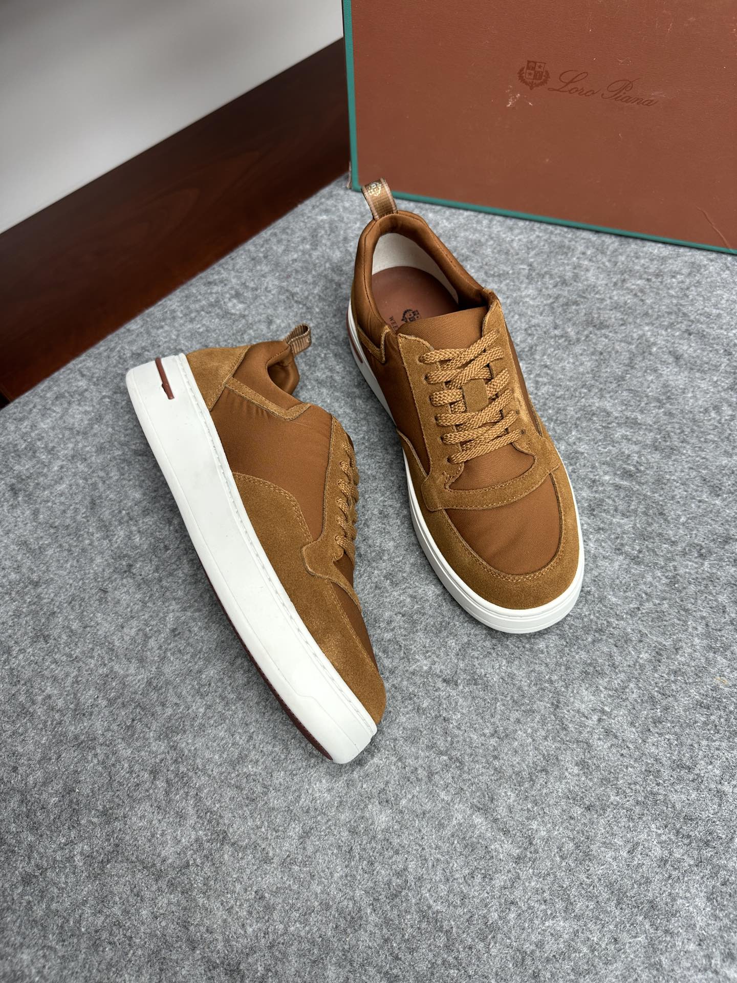 로로피아나 Loro Piana Newport Walk
